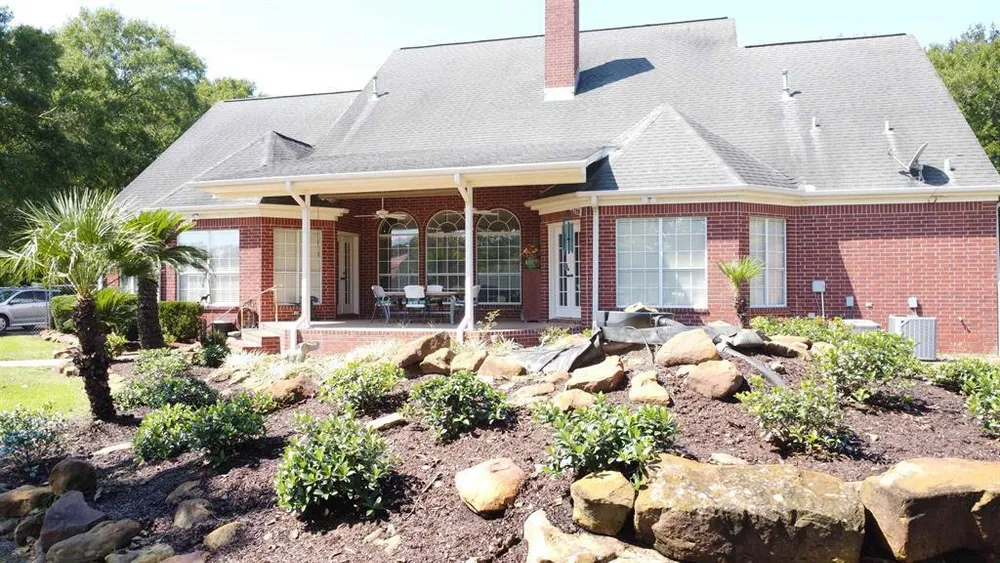 1655 Wooten Rd, Beaumont, TX 77707
