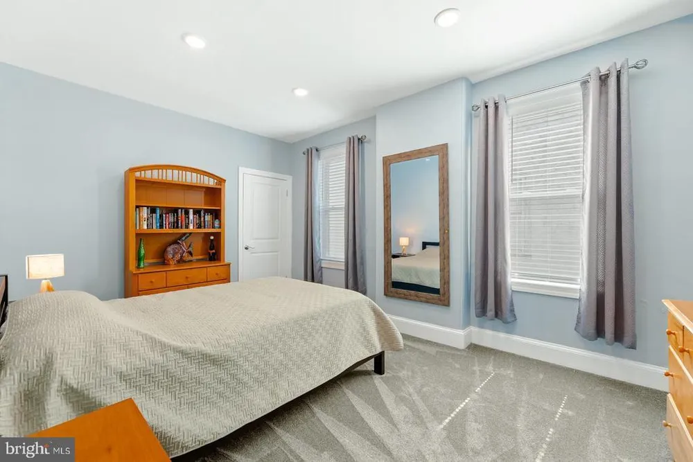 428 Conarroe St, Philadelphia, PA 19128