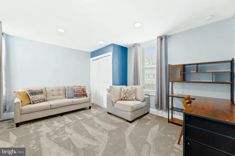 428 Conarroe St, Philadelphia, PA 19128