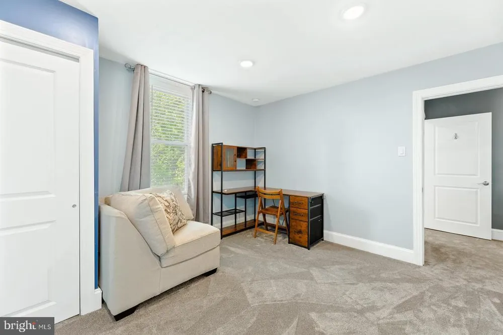 428 Conarroe St, Philadelphia, PA 19128