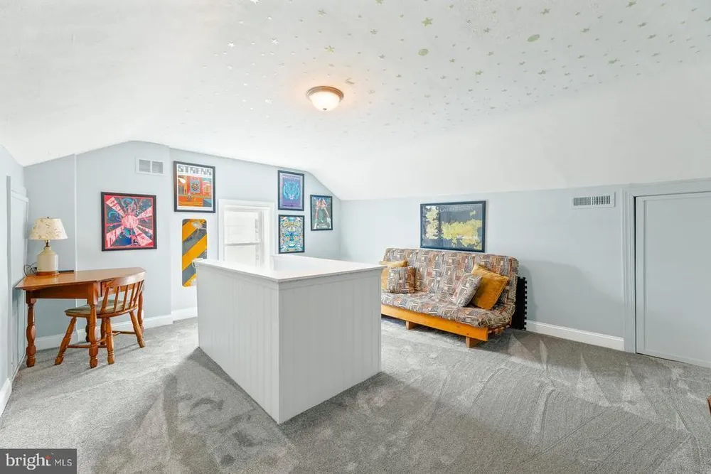 428 Conarroe St, Philadelphia, PA 19128