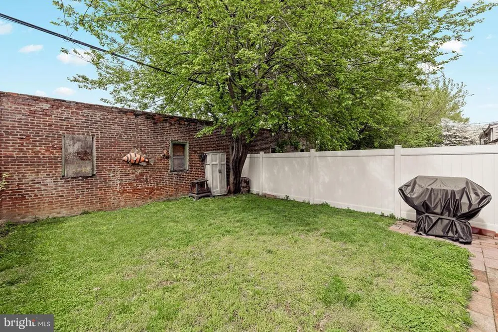 428 Conarroe St, Philadelphia, PA 19128