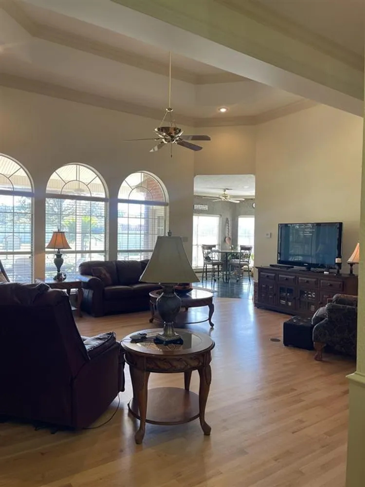 1655 Wooten Rd, Beaumont, TX 77707