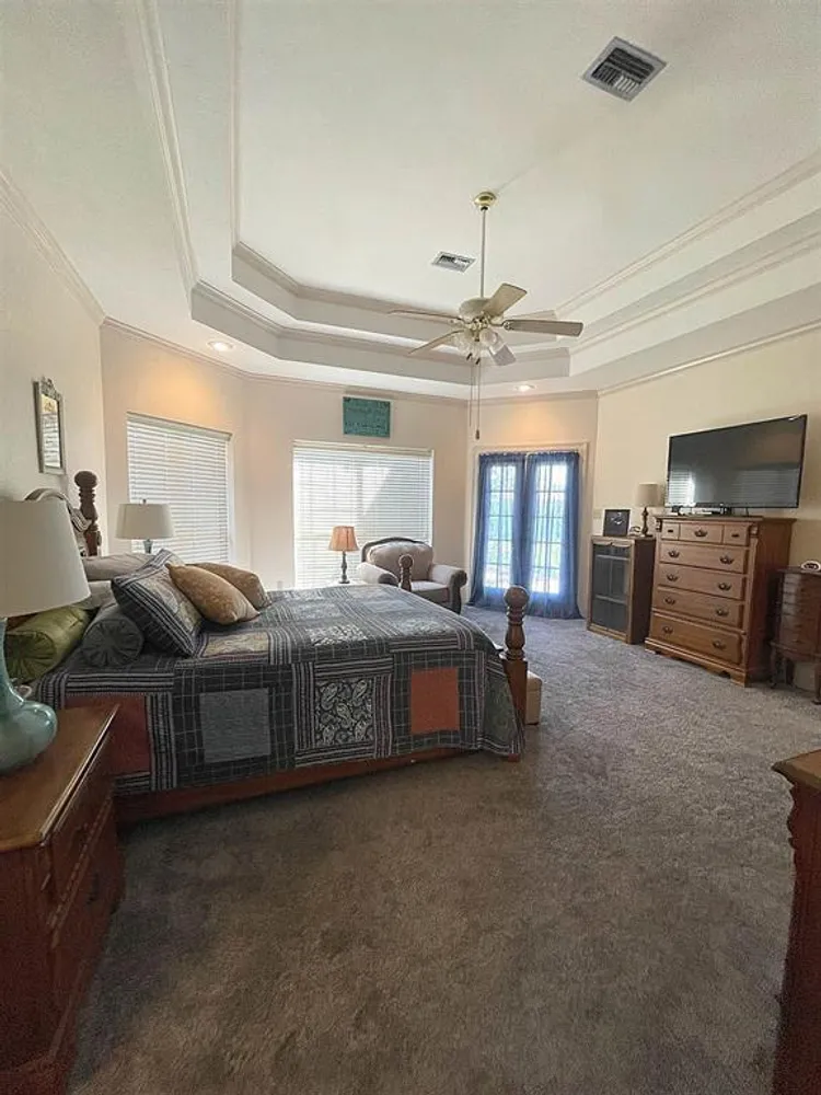 1655 Wooten Rd, Beaumont, TX 77707