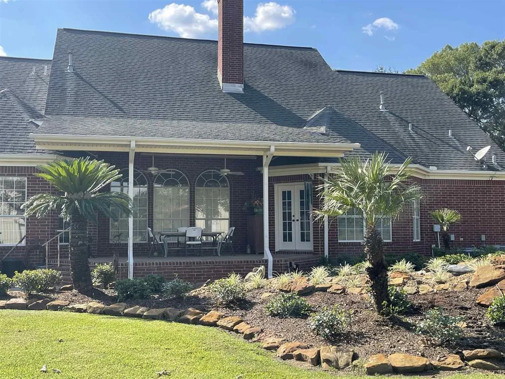1655 Wooten Rd, Beaumont, TX 77707