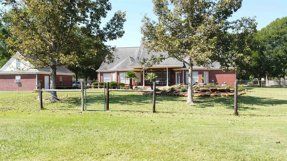 1655 Wooten Rd, Beaumont, TX 77707