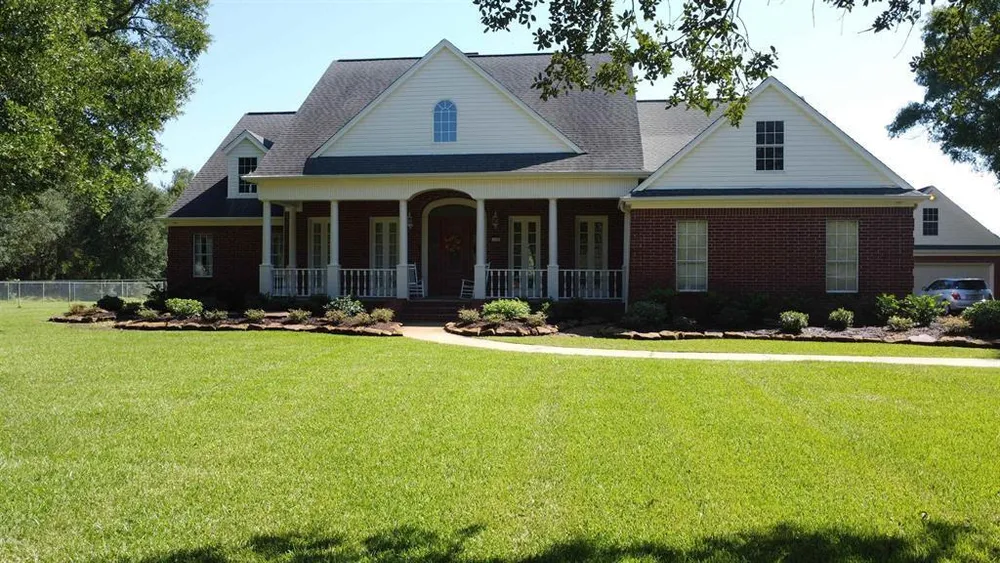 1655 Wooten Rd, Beaumont, TX 77707