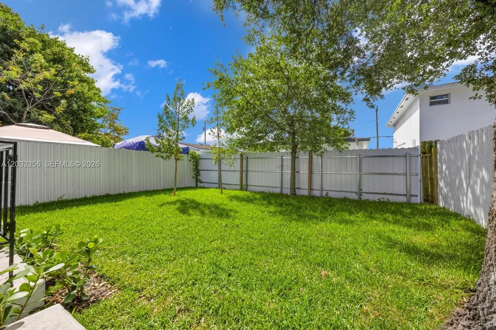 2780 NW 44th St, Miami, FL 33142