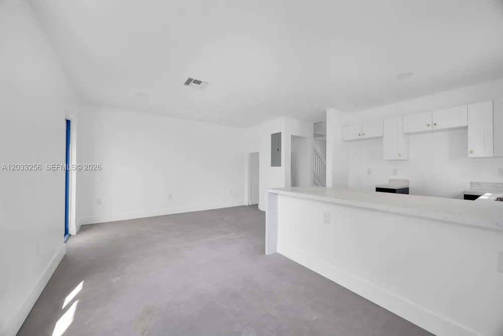2780 NW 44th St, Miami, FL 33142