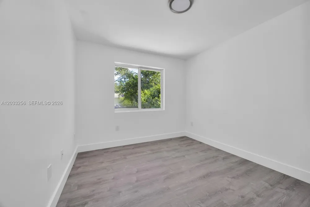 2780 NW 44th St, Miami, FL 33142