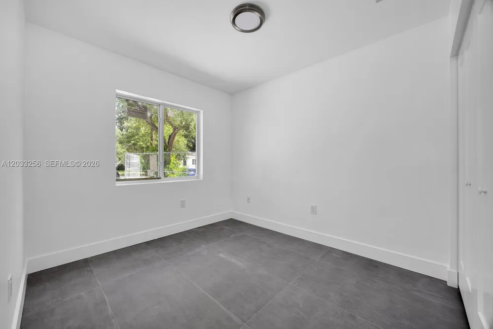 2780 NW 44th St, Miami, FL 33142