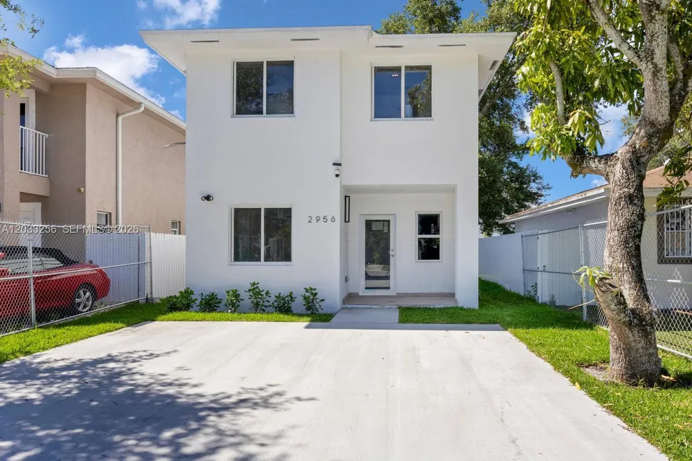 2780 NW 44th St, Miami, FL 33142