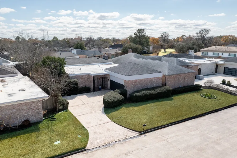20 Charleston St N, Sugar Land, TX 77478