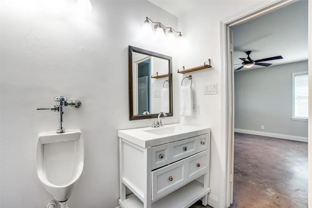 8503 Manhattan Dr, Houston, TX 77096