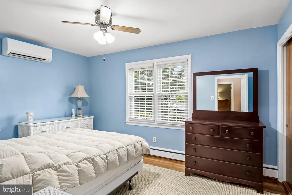 125 RHODE ISLAND AVENUE, Cherry Hill, NJ 08002