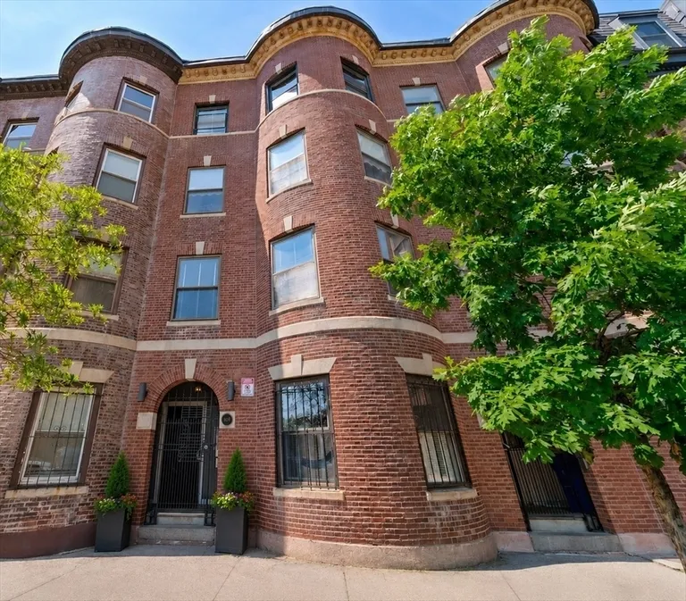 881 Harrison Ave, Boston, MA 02118