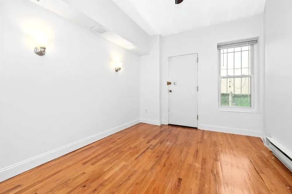 881 Harrison Ave, Boston, MA 02118