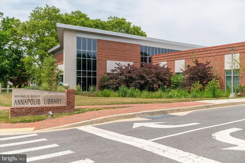 1422 West St, Annapolis, MD 21401