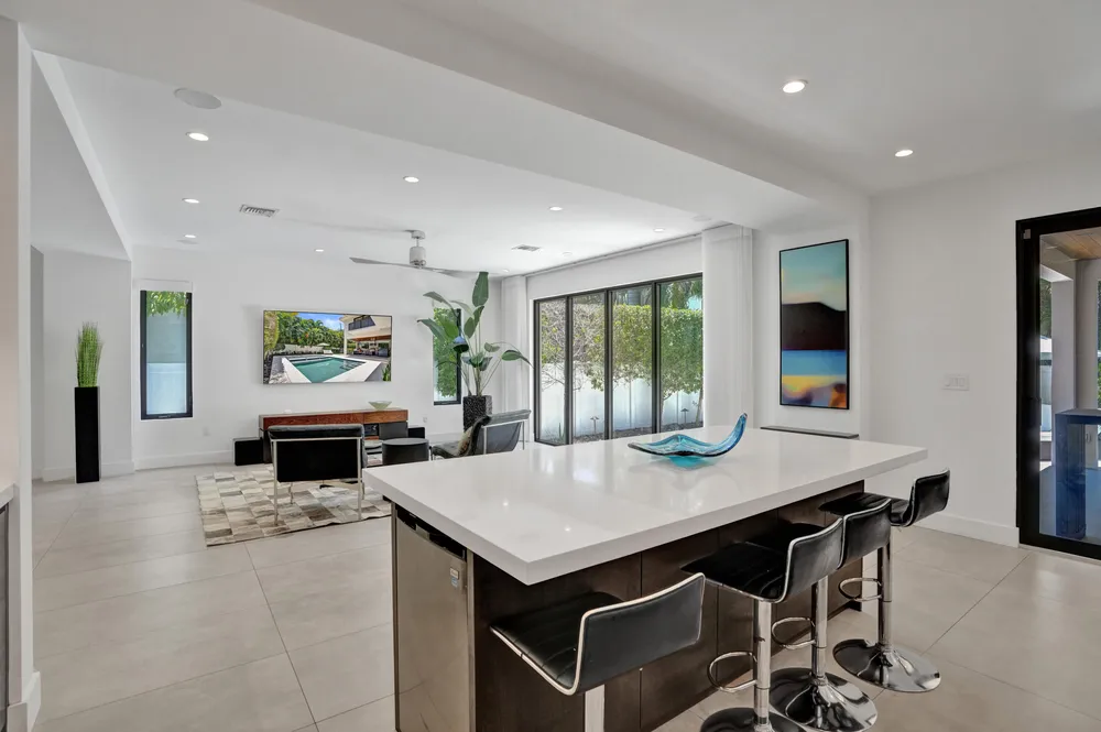 918 SE 8th St, Fort Lauderdale, FL 33316