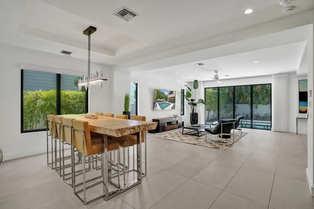 918 SE 8th St, Fort Lauderdale, FL 33316