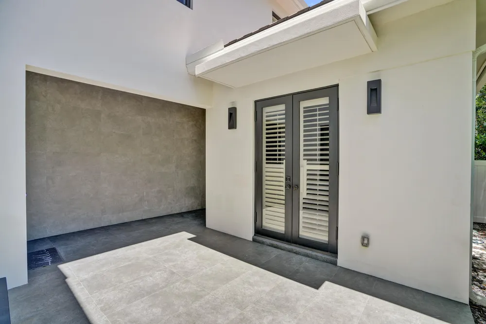 918 SE 8th St, Fort Lauderdale, FL 33316