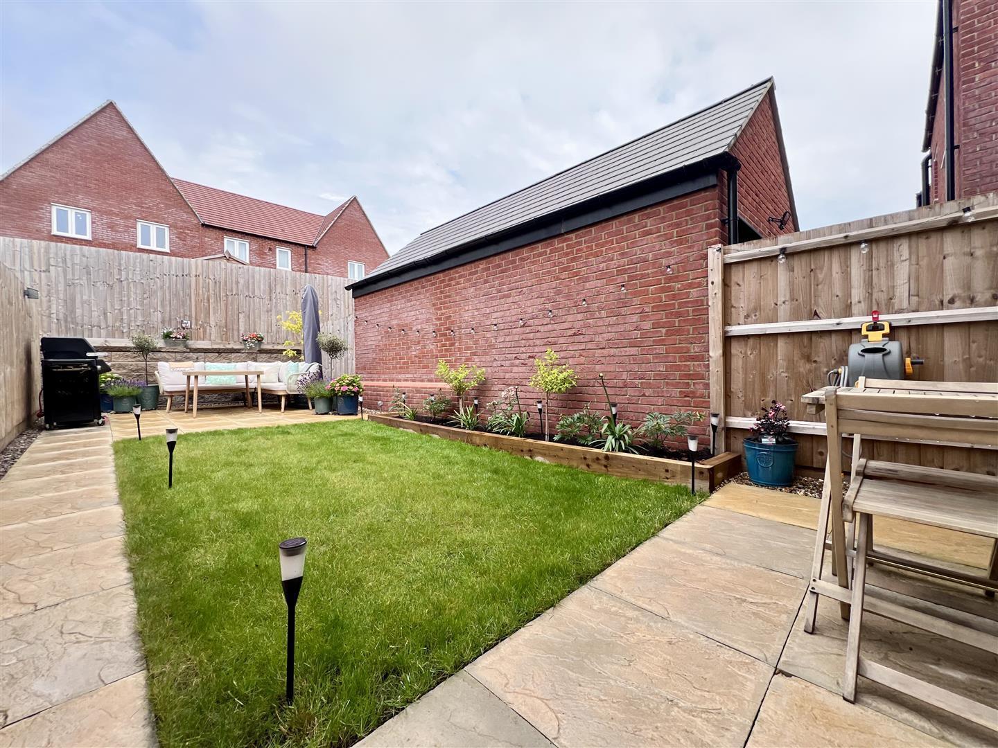 Clay Green, Towcester Image 10