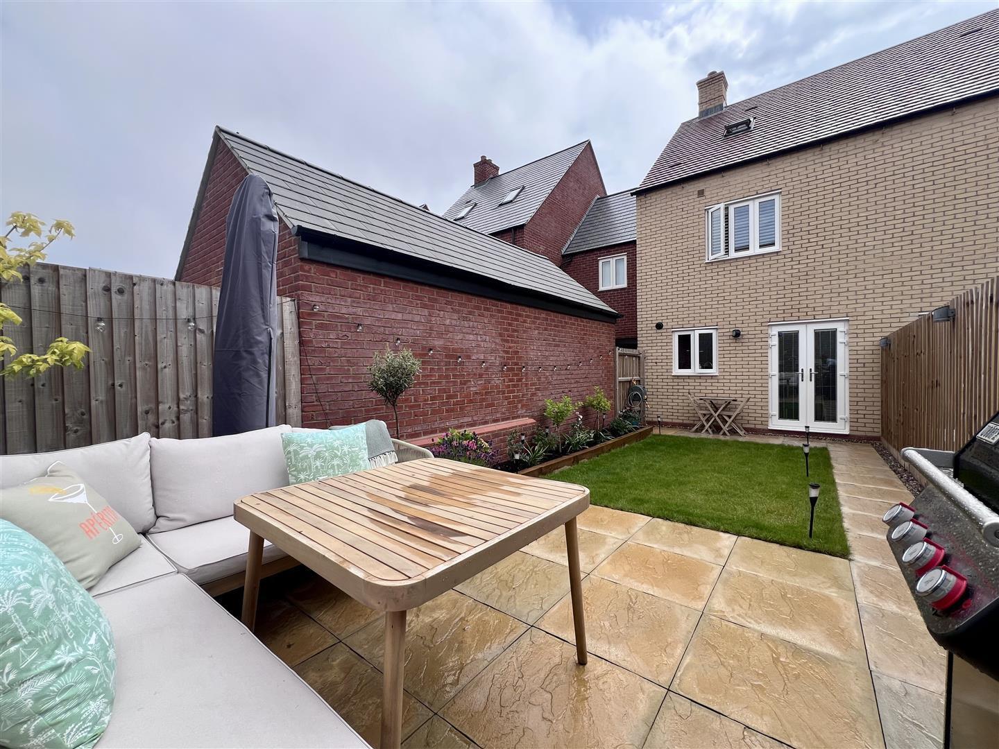 Clay Green, Towcester Image 13