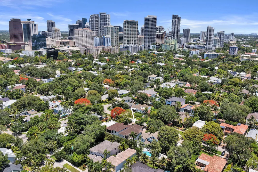 918 SE 8th St, Fort Lauderdale, FL 33316