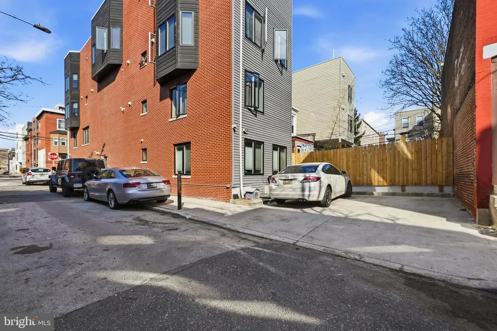1951 Cambridge St, Philadelphia, PA 19130-1507