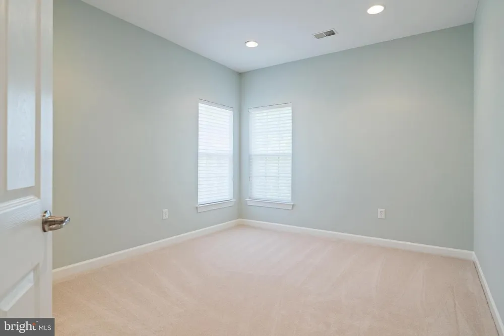216 Bowen Ct, Annapolis, MD 21401