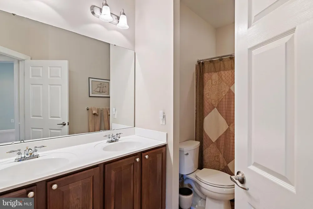 216 Bowen Ct, Annapolis, MD 21401