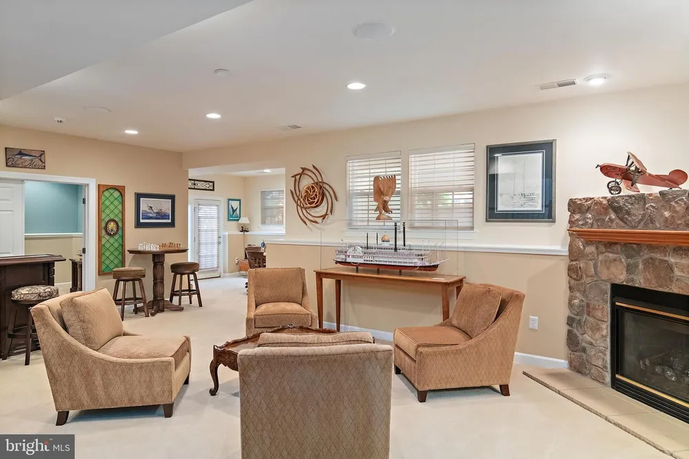 216 Bowen Ct, Annapolis, MD 21401