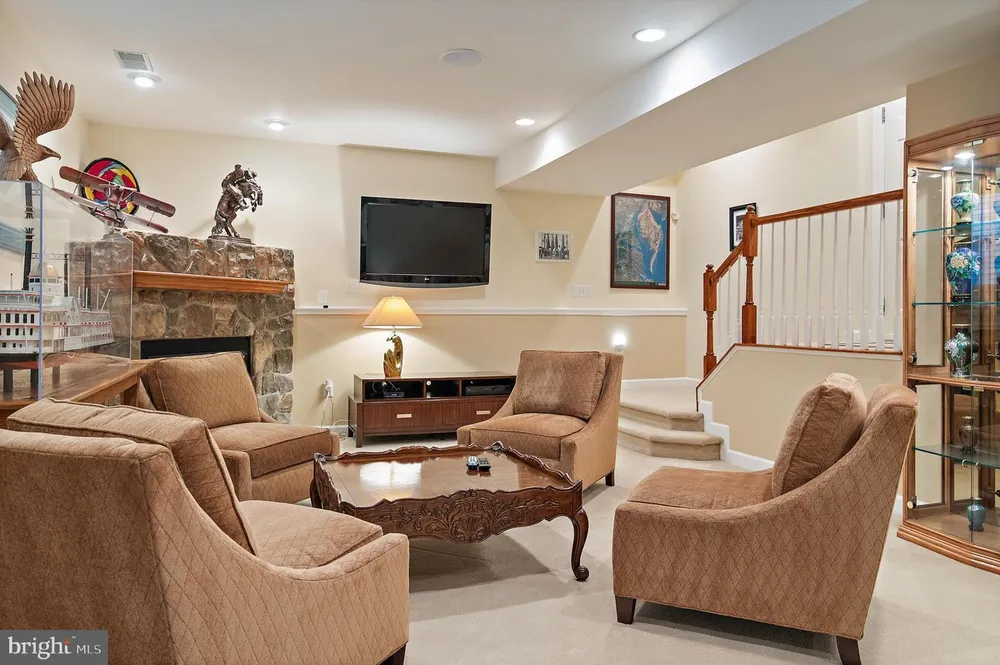 216 Bowen Ct, Annapolis, MD 21401