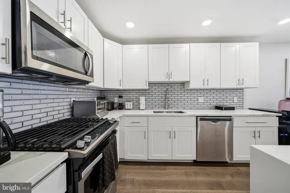 1951 Cambridge St, Philadelphia, PA 19130-1507