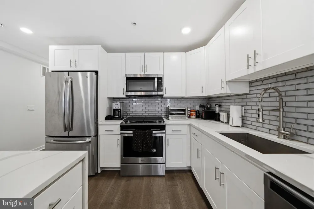 1951 Cambridge St, Philadelphia, PA 19130-1507