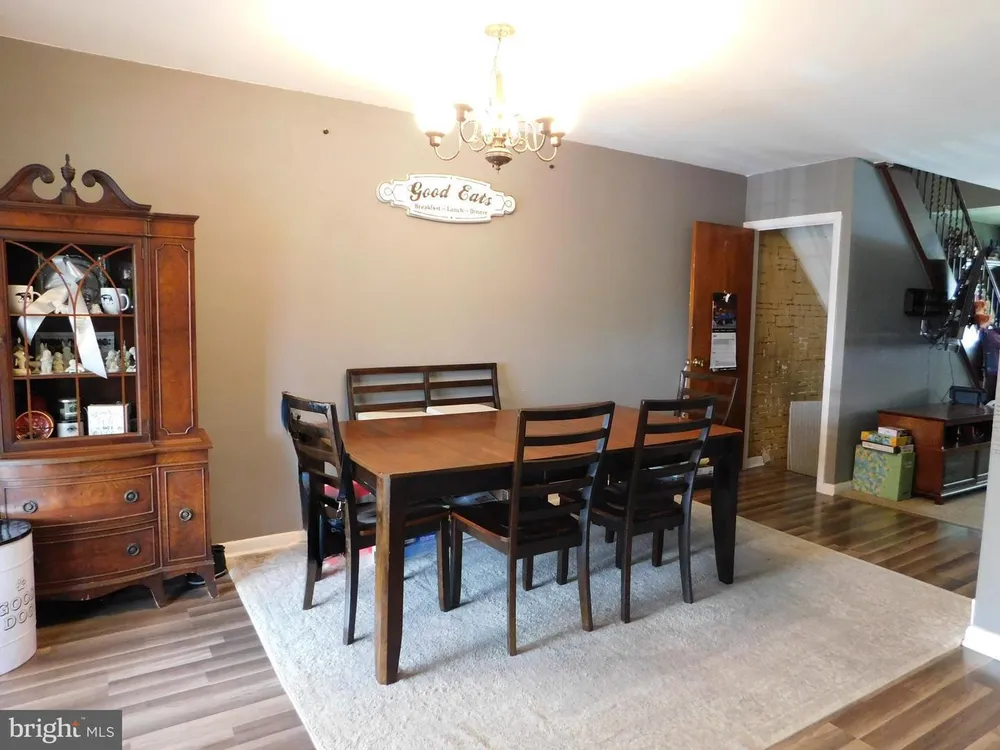 409 Seville St, Philadelphia, PA 19128