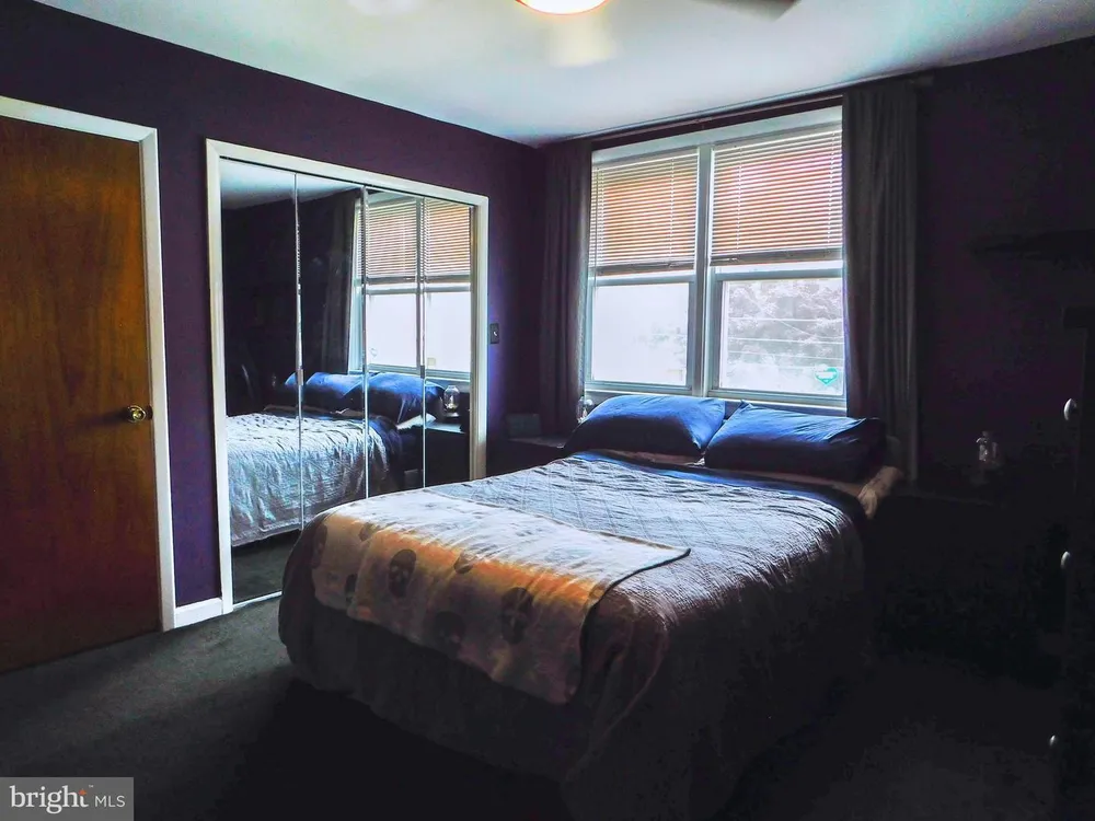 409 Seville St, Philadelphia, PA 19128