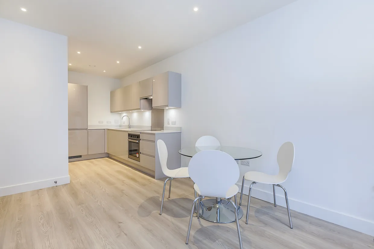 Valencia Close, London, E14 photo 2