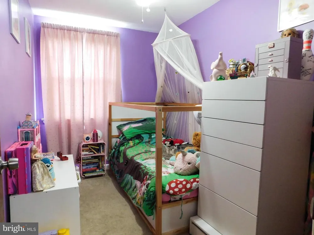 409 Seville St, Philadelphia, PA 19128