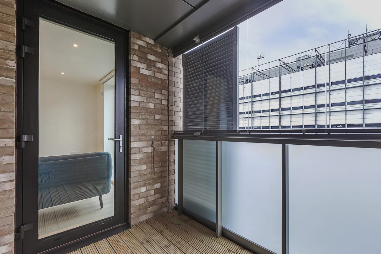 Valencia Close, London, E14 photo 8