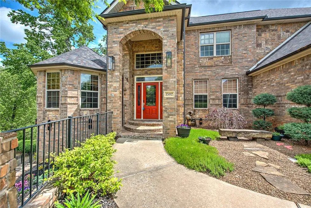 1502 NE BLUFF SPRING AVE, Bentonville, AR 72712