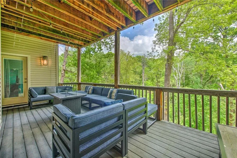 1502 NE BLUFF SPRING AVE, Bentonville, AR 72712