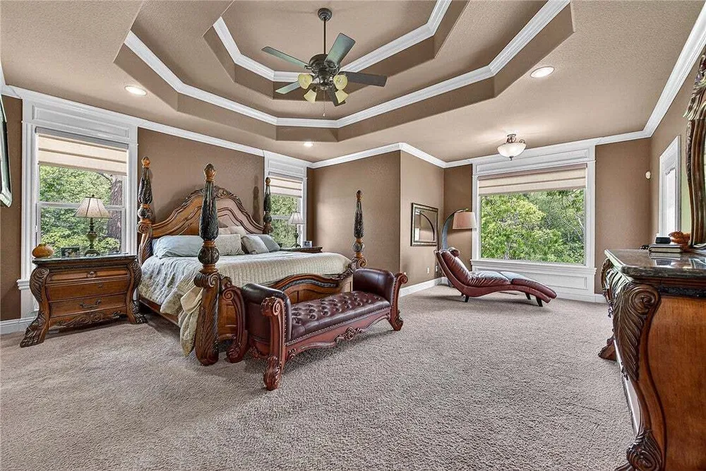 1502 NE BLUFF SPRING AVE, Bentonville, AR 72712