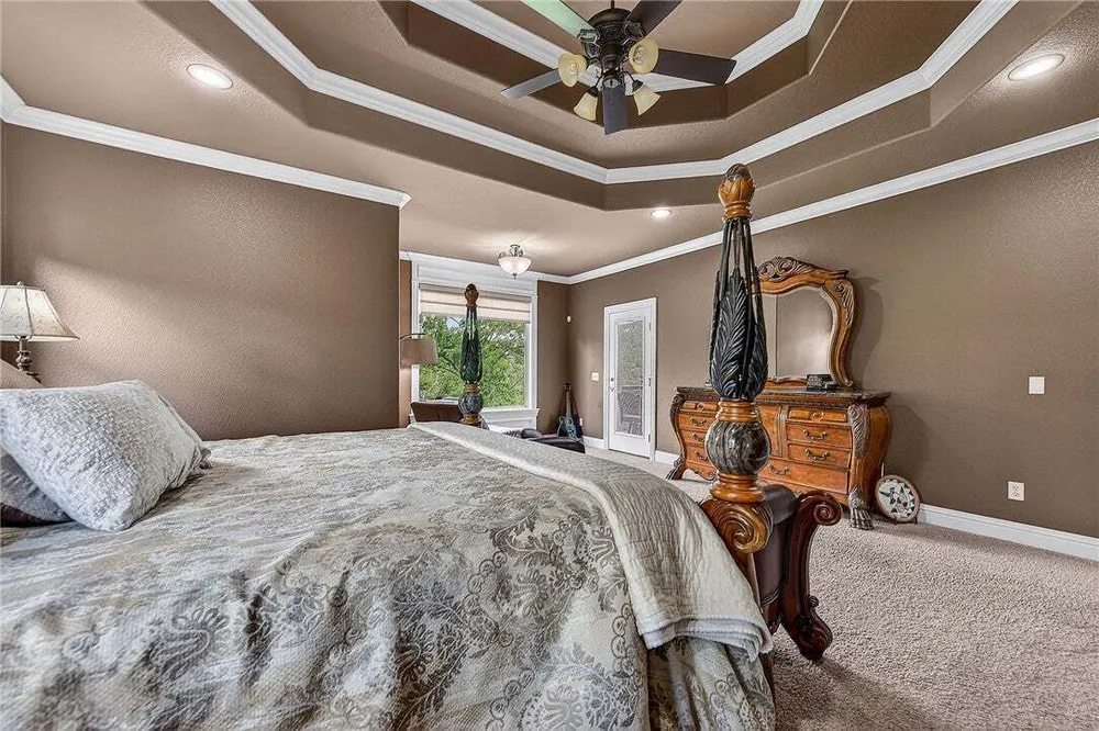 1502 NE BLUFF SPRING AVE, Bentonville, AR 72712