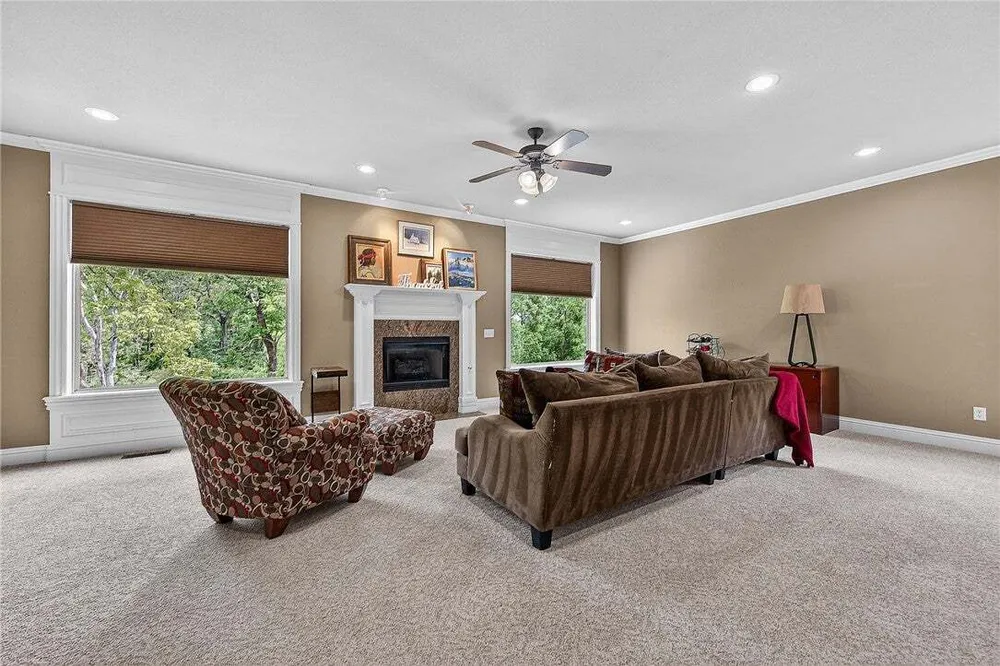 1502 NE BLUFF SPRING AVE, Bentonville, AR 72712