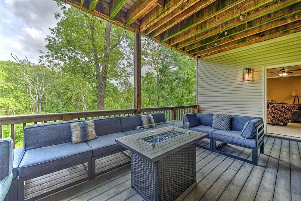 1502 NE BLUFF SPRING AVE, Bentonville, AR 72712