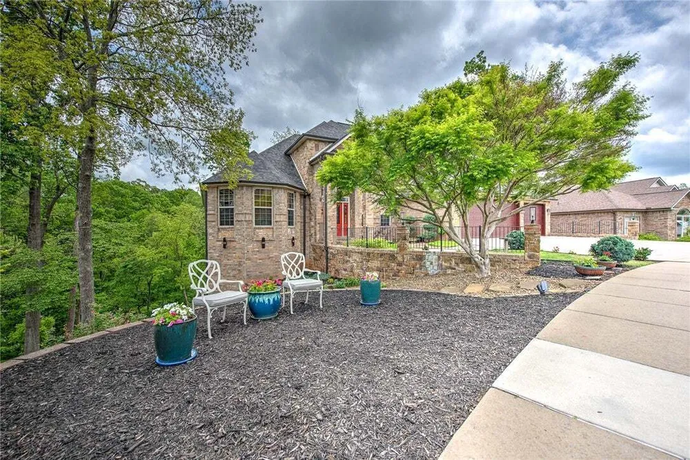 1502 NE BLUFF SPRING AVE, Bentonville, AR 72712