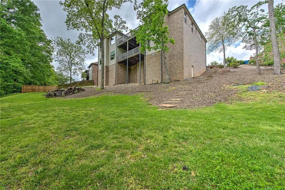 1502 NE BLUFF SPRING AVE, Bentonville, AR 72712
