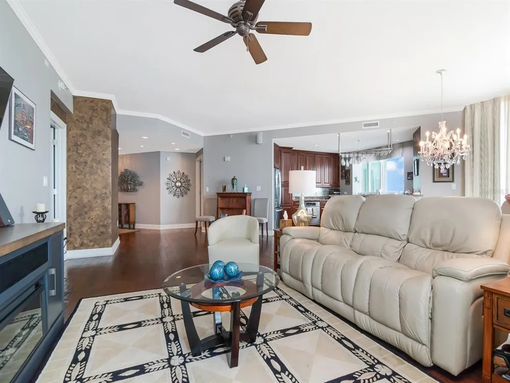 450 Knights Run Ave, Tampa, FL 33602
