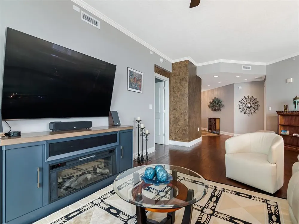 450 Knights Run Ave, Tampa, FL 33602